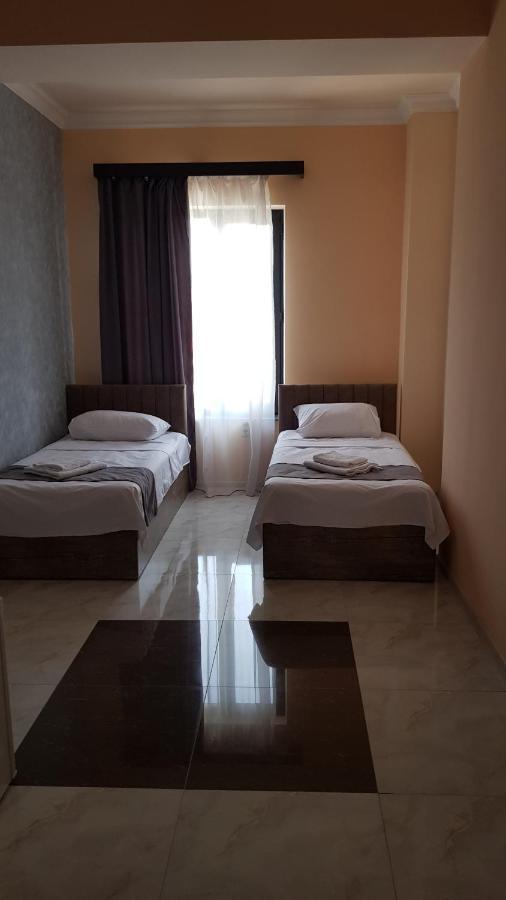 Rp Hotel  Erivan Exterior foto
