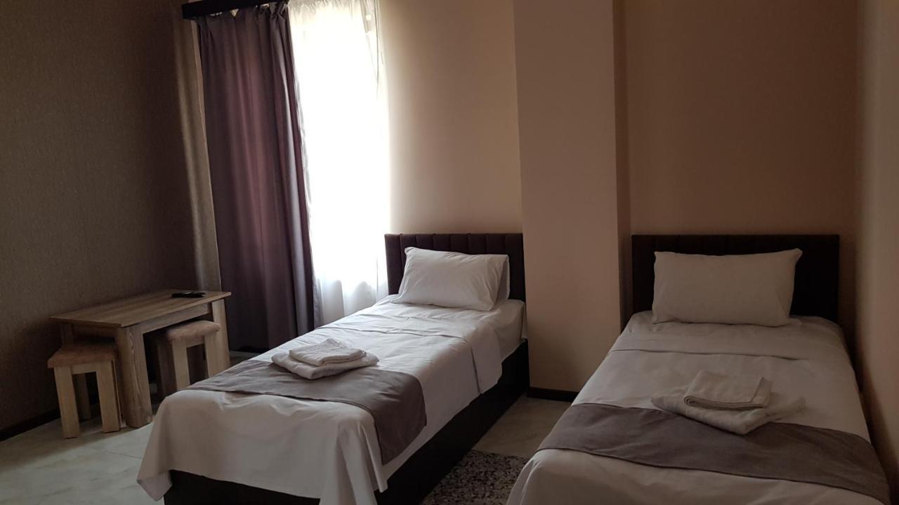 Rp Hotel  Erivan Exterior foto